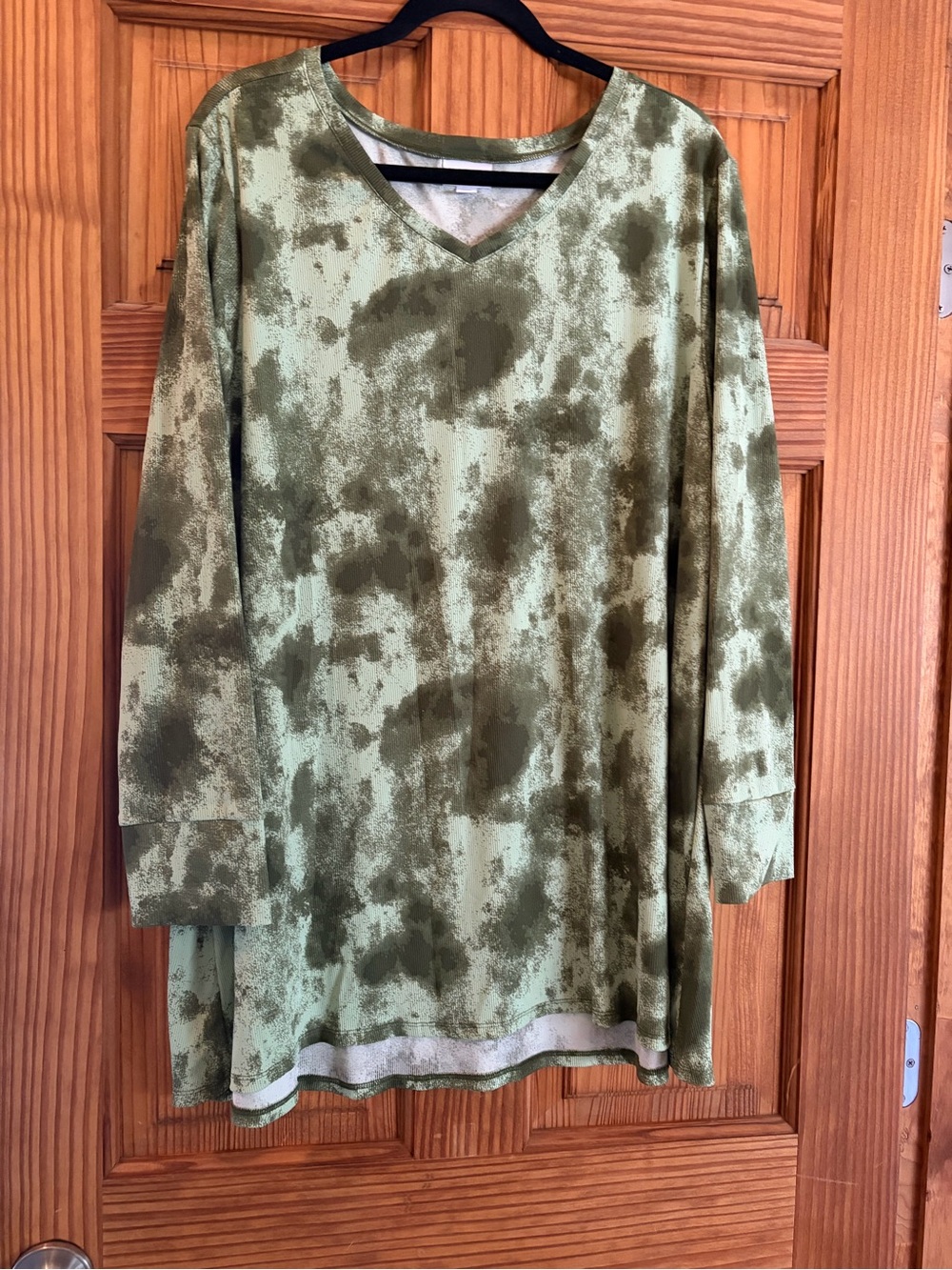 LuLaRoe Olive Green Tie-Dye V-Neck Long Sleeve Tunic